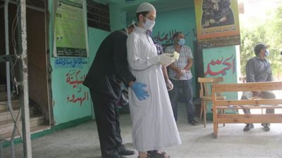 منع الطلاب من اصطحاب الهواتف المحمولة بلجان امتحانات الثانوية الأزهرية | صور