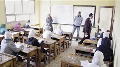 استبعاد معلمة من لجان الثانوية العامة بالقاهرة بعد ظهور أعراض كورونا عليها