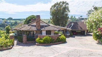 إيلون ماسك يبيع أحد قصوره الفخمة لأغنى رجل في الصين | صور