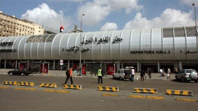 مطار القاهرة يستقبل 3 رحلات استثنائية لإعادة 518 مصرياً عالقاً