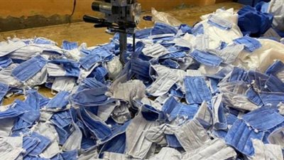 مصادرة 80 ألف كمامة غير مطابقة للمواصفات بمصنع فى الإسكندرية