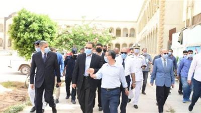 عبرالفيديو كونفرانس.. نائب وزير التعليم يطمئن على سير امتحانات الثانوية بالشرقية | صور