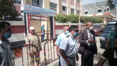 تشديدات أمنية خارج لجان امتحانات الثانوية في كفر الشيخ | صور