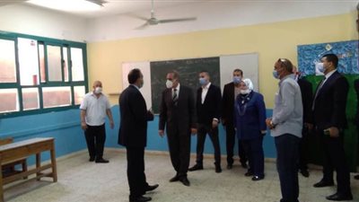 محافظ كفرالشيخ يتفقد تجهيزات لجان الثانوية العامة