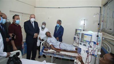 محافظ قنا يتفقد مستشفيادات نقادة الصحية | صور