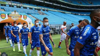 27 دولة حول العالم ألغت الموسم الكروي بسبب كورونا