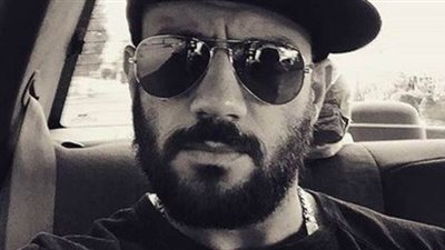 أحمد مكي يحتفل بعيد الأب على طريقته الخاصة