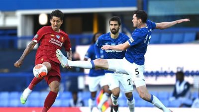 ليفربول يؤجل حسم الدوري الإنجليزي بتعادل سلبي أمام إيفرتون