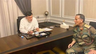 القائد الأعلى للجيش الليبي يجتمع مع آمر غرفة عمليات سرت الجفرة