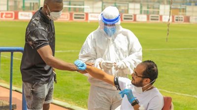 وزارة الرياضة تنفي تحمل مسحات لاعبي الأندية قبل عودة الدوري 
