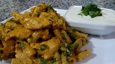 طريقة عمل مكرونة بالدجاج والثومية