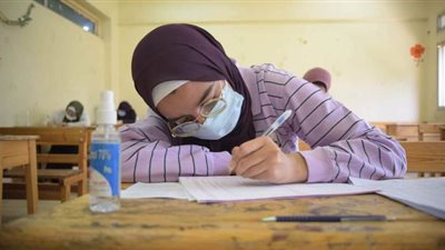 ارتياح بين طلاب الثانوية الأزهرية بعد انتهاء امتحان الفقه