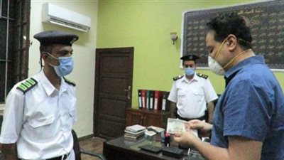 الشرطة تعيد مبلغا ماليا لطبيب بأسوان 