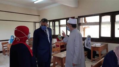 رئيس أزهرية بني سويف: لا شكاوى من امتحان الفقه لطلاب الأدبي | صور