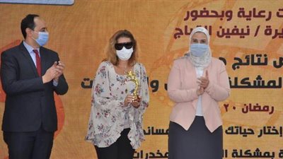 وزارة التضامن الاجتماعي تكرم يسرا عن مسلسل 