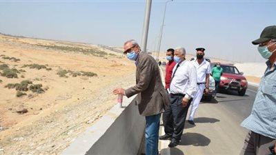 محافظ القليوبية يتابع أعمال النظافة بمسار محور ترعة الطوارئ بالخانكة