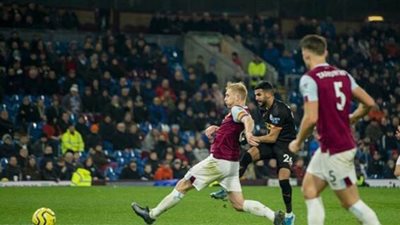 رياض محرز يقود هجوم مانشستر سيتي أمام بيرنلي