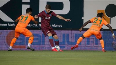 ألانيا يحرم طرابزون من صدارة الدوري التركي