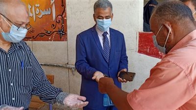 طلاب القسم العلمي يؤدون امتحان الديناميكا  بالأقصر الأزهرية