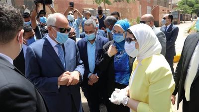 محافظ الجيزة يشيد بمجهودات الأطقم الطبية خلال تفقده مستشفى أم المصريين | صور