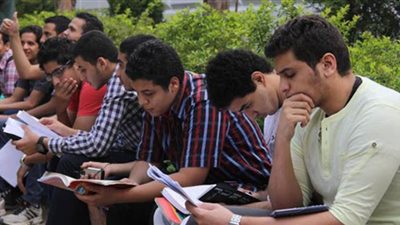 نظام غذائي صحي يساعد طلاب الثانوية العامة على التركيز