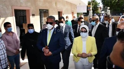 وزيرة الصحة ومحافظ الفيوم يتفقدان أعمال مبادرة 