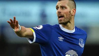 نيس يعلن تعاقده مع شنايدرلين من إيفرتون