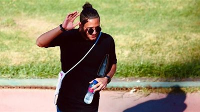 رمضان صبحي يظهر بشكل جديد في مران الأهلى