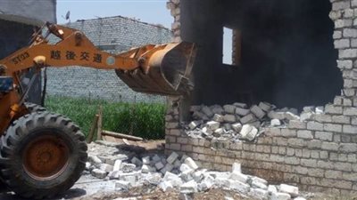 إزالة 43 حالة تعد بالبناء على الأراضي الزراعية وأملاك الدولة بالمنيا