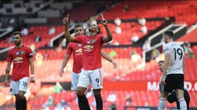 هاتريك مارسيال يقود مانشستر يونايتد للفوز على شيفيلد