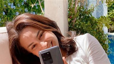 هند صبري تشارك جمهورها بصورة جديدة لها