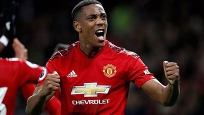 مارسيال أول لاعب في مانشستر يسجل 