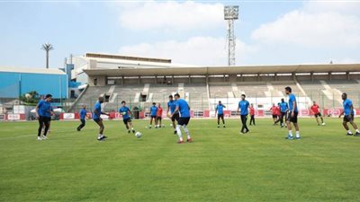 ١٥ لاعبا في مران الأهلي الأول بالتتش