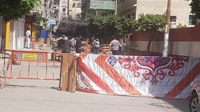 كردون امنى أمام لجان الثانوية بالشرقية لمنع تكدس أولياء الأمور | صور