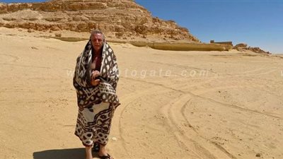 10 صور ترصد الرحلة العلاجية للفنان محمود حميدة بسيوة