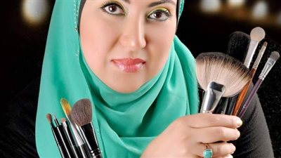 أسرار تكثيف حواجبك بالحلبة وزيت الزيتون ورسمهم بالقرنفل