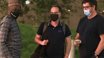 وصول محترفي نادي النصر استعداداً لعودة الدوري السعودي