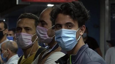 48 مخالفة عدم ارتداء الكمامة و75 خرق الحظر و112 سيارة تحمل ركاباً بدون كمامات بمطروح