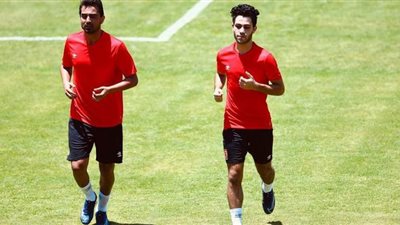 ٥ مواهب صاعدة يرسمون مستقبل الكرة في الأهلي| صور