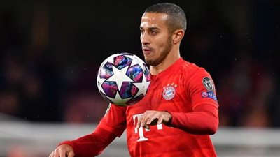 أسطورة ألمانيا يقلل من أهمية رحيل ألكانتارا عن بايرن ميونخ