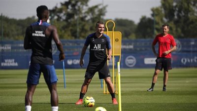 باريس سان جيرمان يعود للتدريبات بعد غياب 3 أشهر