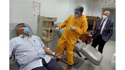 «زوجته توفت بكورونا».. قصة أول متبرع ببلازما الدم في الشرقية | فيديو