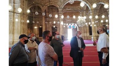 أعمال تطهير وتعقيم بقلعة صلاح الدين قبل استقبال الزوار