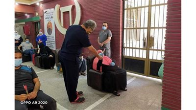 تعافي 15 مصابا بفيروس كورونا  وخروجهم من مستشفى العزل بقنا | صور