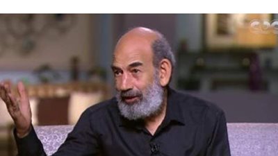 ابنة الفنان محمود جمعة: استقرار حالة والدي في عناية بنها الجامعي