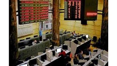 خبير: انخفاض التضخم والضغط على الجنيه أمام الدولار أبرز أسباب تراجع البورصة
