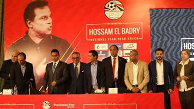 اللجنة الخماسية تطلع حسام البدري على أجندة الدوري المحلي.. الأحد