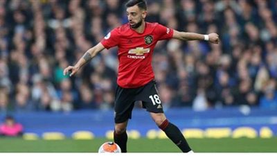 نجم مانشستر يونايتد يختار الأفضل من بين ميسي ورونالدو