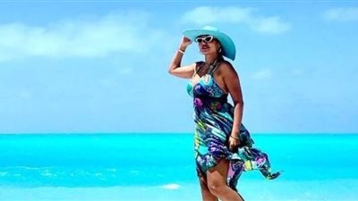 رانيا يوسف بإطلالة مثيرة على البحر