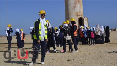 بالخوذة والمفك.. رحاب بنت العبابدة تتحدى التقاليد في إنتاج الطاقة الشمسية بالبحر  الأحمر